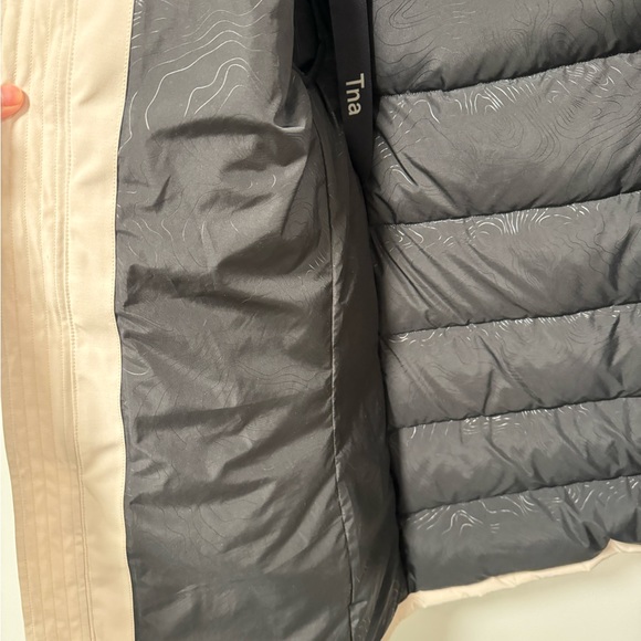 Aritzia mid-length Powder parka - Picture 14 of 16